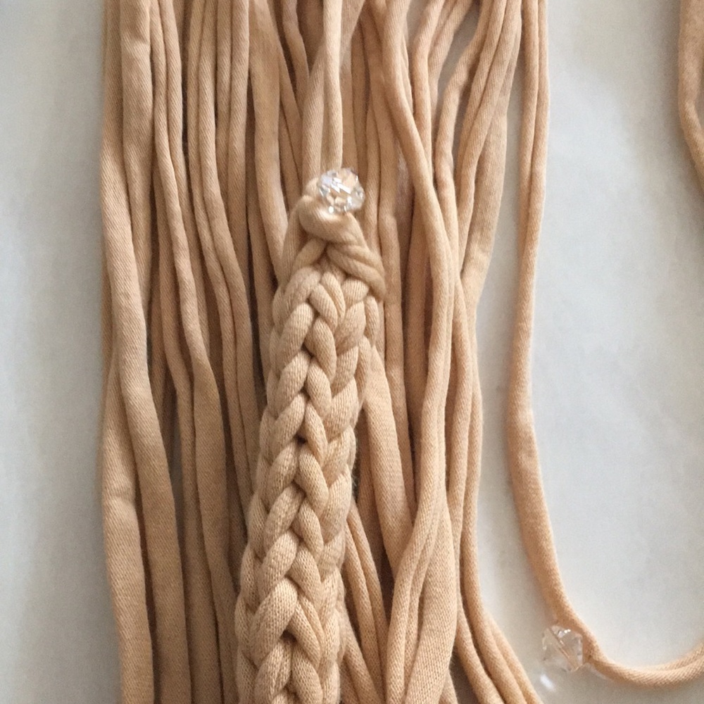 Long, string, peach/blush necklace - Picture 3 of 4